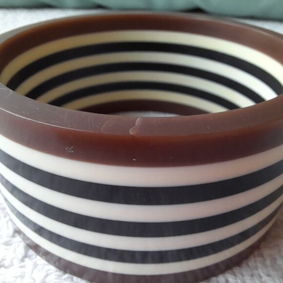 Vintage Plastic Bangle Bracelet Striped Brown Black White Straight - Picture 9 of 16